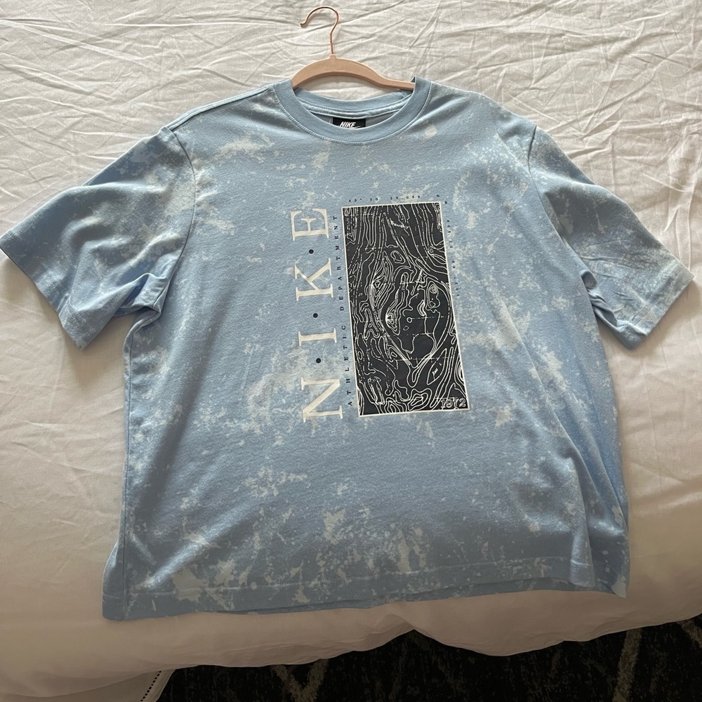 Nike tee